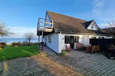 Image de Spacious waterfront family holiday