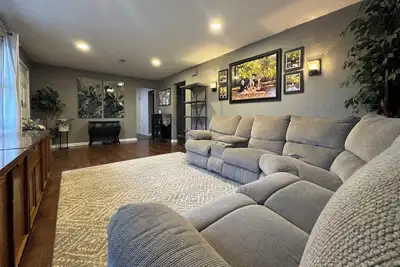 Image de Private Pool • Sleeps 14 • Spacious 4br Home for Families & Groups