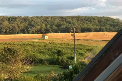 Image de Jolie maison de charme rénovée à neuf, jardin et vue sur la campagne, au calme