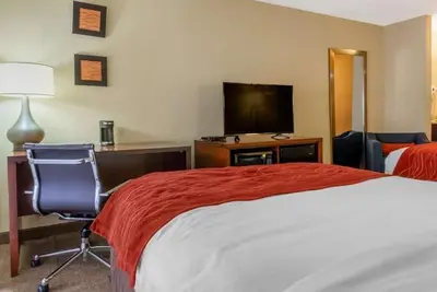 Image de Stay Steps from the Airport, 2 Units w/ Free Breakfast