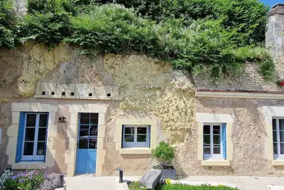 Image de Les iris - gîte insolite troglodytique
