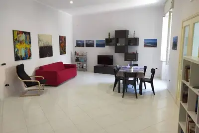 Inside Naples-Dint'e'vichè