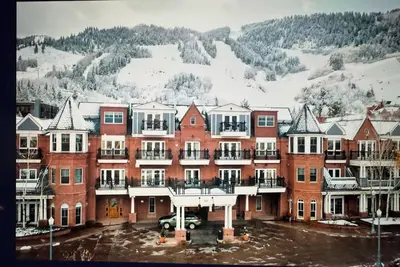 Image de Two bedroom, two bath luxury suite in Aspen Mountain Residences