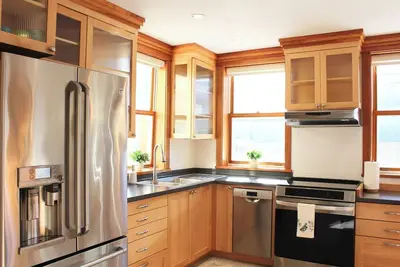 Image de Elegant Downtown Charlottetown Retreat With Yard- Walk to Dining & Waterfront