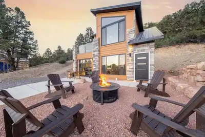 Image de Mountainside Retreat Climbing Wall Fire Pit Stars Near Zion & Bryce Canyon