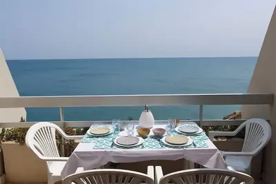 Image de Studio cabine climatisé Criques de la Corniche