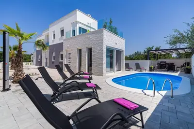 Image de Maison acceptant les animaux domestiques à Zaton