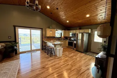 Image de Penn State Newly remodeled Cottage Located in Tyrone, Pa- Sleeps 6 guests.