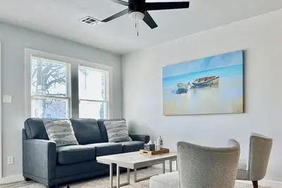 Image de 2br Apt | Valentine’s Getaway | 10mins to Paseo#41a