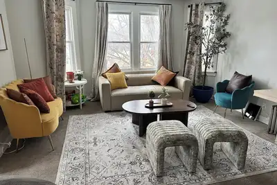 Image de 3 bedrooms with parking near Ne Arts District, 15min to Nsc and Us Bank Stadium