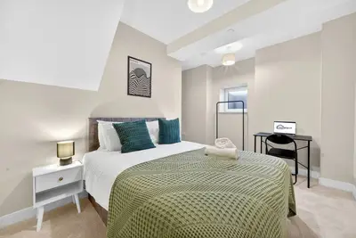 Image de Modern 2br | Free Parking | Central Location