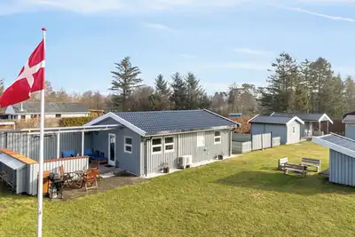 Image de Cosy holiday-house with annex close to the see