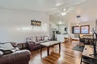 Image de Cozy Arvada Home | Pets Ok + Workstation + Yard