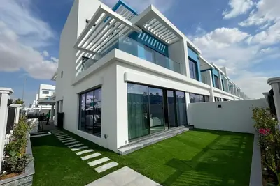 Image de 4 Bedroom Villa w/ Maids Room at Damac Lagoons