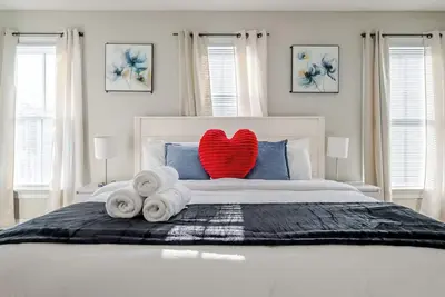 Image de Cozy and spacious 3br in the heart of Vcu & Downtown