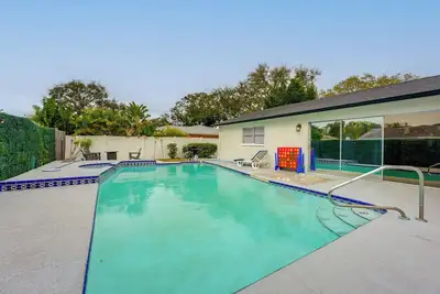 Image de Near Indian Rocks Beach! Home w/ Backyard Oasis