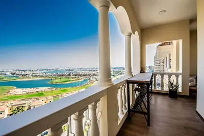 Image de Serene Lagoon Escape