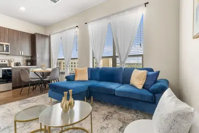 Image de Cozy Hideaway, Rooftop Pool, Gym, Shops nearby