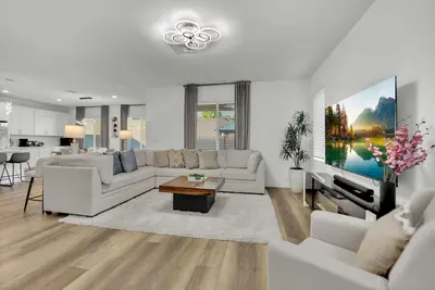 Image de Clean Contemporary Crib, 20 minutes to Vegas Strip