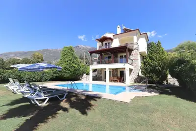 Image de Ft1, The large 5 bedroom villa to rent in Hisaronu Fethiye