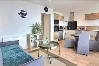Image de Appartement Au Point De Vue 'Gîte Bréhat' avec vue mer, terrasse privée et Wi-Fi