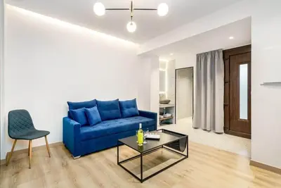 Image de Elegant Royal Blue Apartment in Axos with Breathtaking Mountain Views