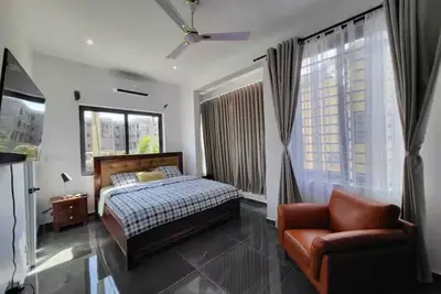 Image de Cozy 2-bedroom + 1 hall house in charming Madina Estate in Accra with Ac.