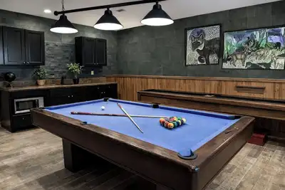 Image de Ski In/Out @ Lift > Shuffleboard, Hot Tub, Pool Table, Ps5, 7 bedrooms