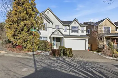 Image de New! Bethany Breeze - Comfort, Style, and Convenience