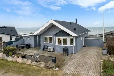 Image de \"Tofan\" - 75m from the sea by Interhome