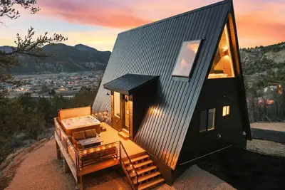 Image de Scenic A-Frame Retreat near Zion & Bryce | Hot Tub