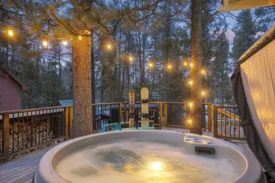 Image de Private Sauna + Hot Tub - Mins to Mt. Bachelor