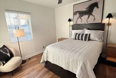 Image de Adobe Modern Abode Central Phx Huge Fenced Yard Gated Parking