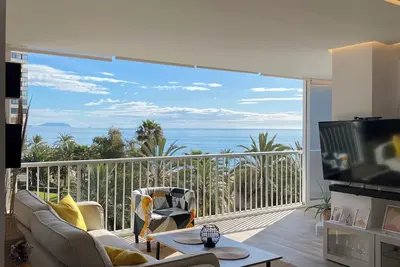 Image de Magical sunrises in front of the sea