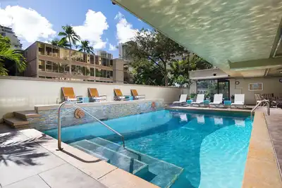 Image de Gorgeous Waikiki Destination! Kitchenette, Outdoor Pool, Steps to the Beach!