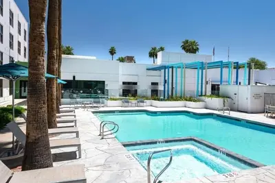Image de Spacious Guest Room Perfect for Travelers Seeking Relaxation in Chandler