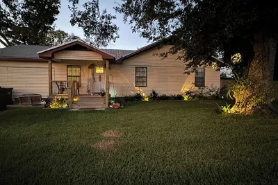Image de 4 bd 2 ba in the heart of Foley just off hwy 59. Only 8 miles from Gs beaches.