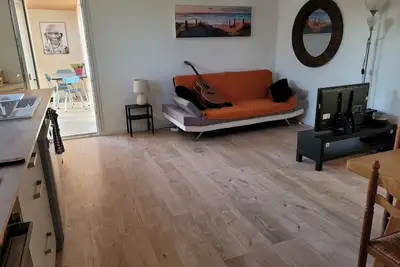 Image de Appart dans villa solaire et jardin véranda au calme dans impasse- 8mn de la mer