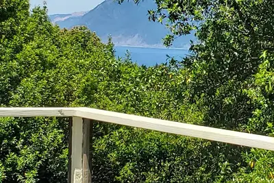 Image de Peaceful 1-bedroom house perfect for a relaxing Lost Coast getaway.