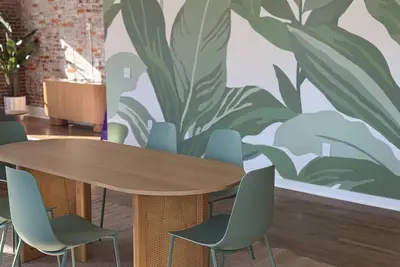 Image de A Modern Coastal Escape in the Heart of Downtown