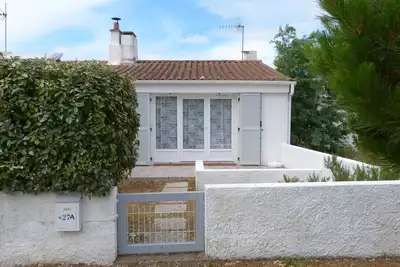 Image de Maisonnette calme proche plage avec parking et animaux admis