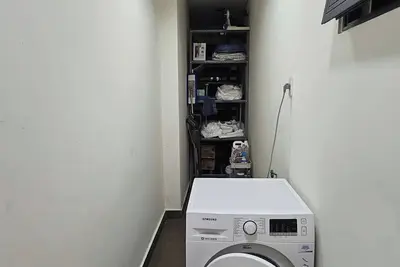 Image de Overlooking the river apartment in town centre