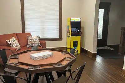 Image de Fully Remodeled 5br Geneva Retreat –Charm Near Lake Erie & Wineries sleeps 20