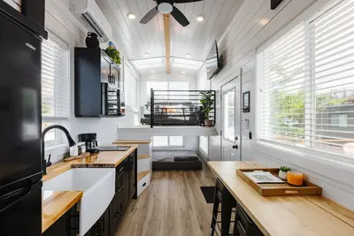 Image de Zion Designer Tiny Home • Private Deck & Bbq