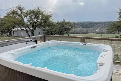 Image de Stunning dog-friendly home with game room, hot tub, water view, & W/D