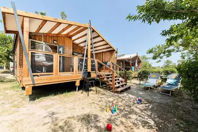 Image de Chalet | Ultimate Plus | 3 Ch. | 6 pers. | A/C | Tv