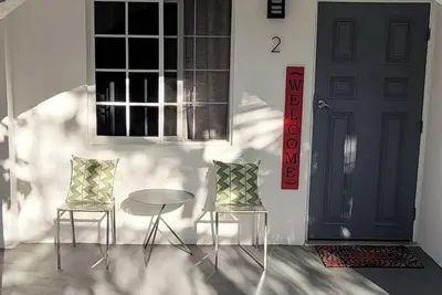 Image de 2br Apt w/ Patio • Near Beach