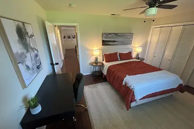 Image de Sleek and Quiet 2-bedroom Suite by Olive Grove