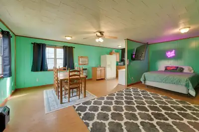 Image de Couple’s Retreat w/ Dock Access on Lake Eufaula!