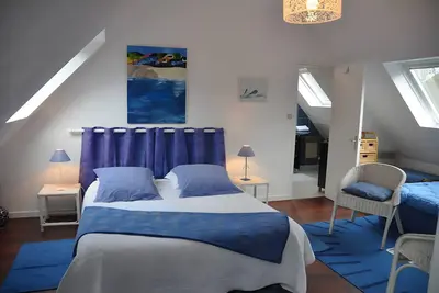 Image de Chambre d'hôtes « Les Agapanthes » avec terrasse partagée, jardin privé et Wi-Fi